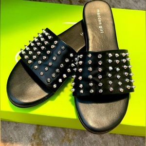 Madden Girl Farrin studded Slides